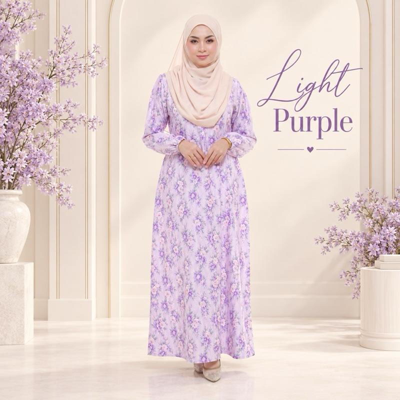 Model wearing Jubah